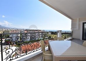 Меблированная трёхкомнатная квартира в элитном комплексе