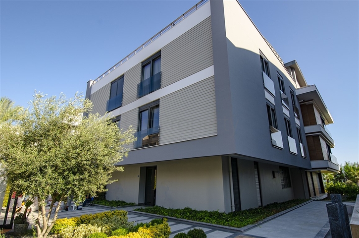 Элитный проект на первой береговой линии в районе Лара Анталья