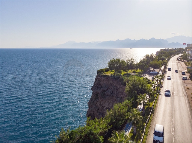 Элитный проект на первой береговой линии в районе Лара Анталья