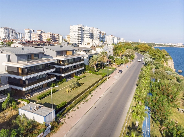 Элитный проект на первой береговой линии в районе Лара Анталья