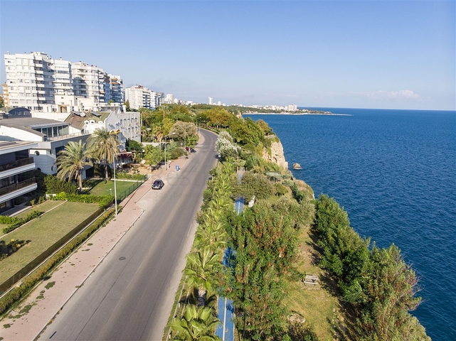 Элитный проект на первой береговой линии в районе Лара Анталья