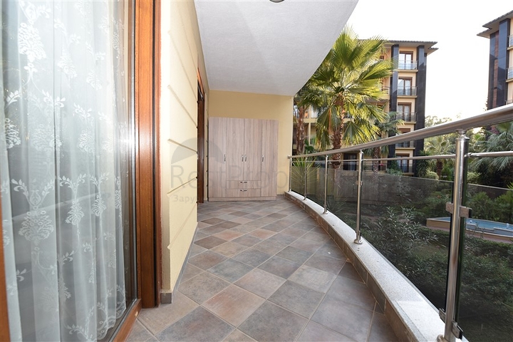 Квартира в комплексе на первой береговой линии в центре Алании