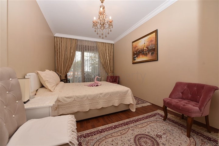 Квартира в комплексе на первой береговой линии в центре Алании