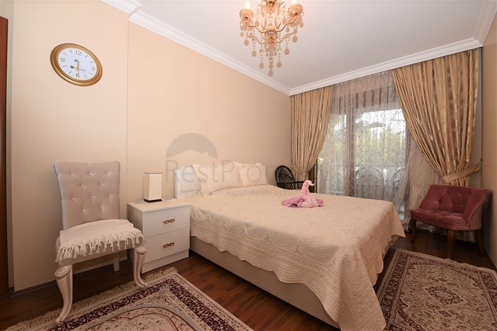 Квартира в комплексе на первой береговой линии в центре Алании