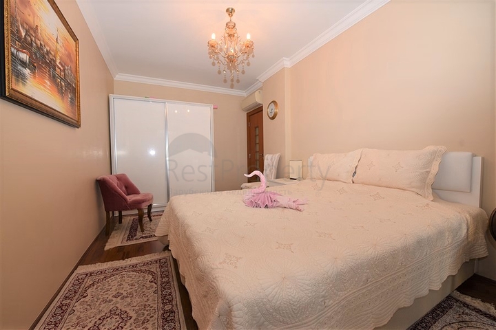 Квартира в комплексе на первой береговой линии в центре Алании