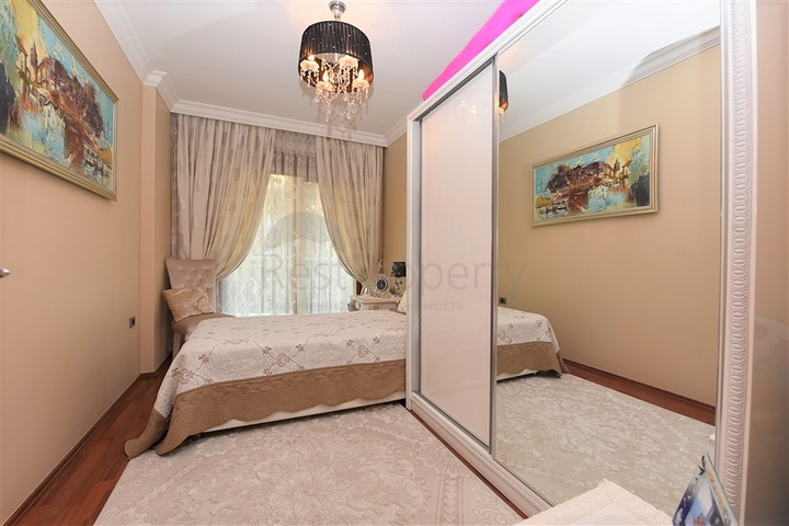 Квартира в комплексе на первой береговой линии в центре Алании