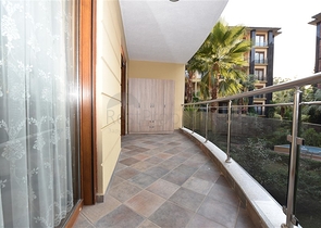 Квартира в комплексе на первой береговой линии в центре Алании