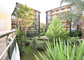 Квартира в комплексе на первой береговой линии в центре Алании