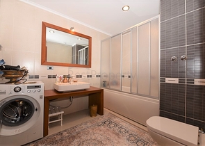 Квартира в комплексе на первой береговой линии в центре Алании