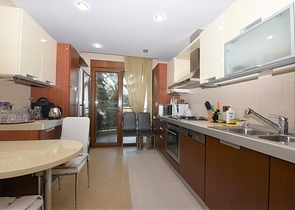 Квартира в комплексе на первой береговой линии в центре Алании