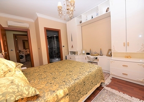 Квартира в комплексе на первой береговой линии в центре Алании