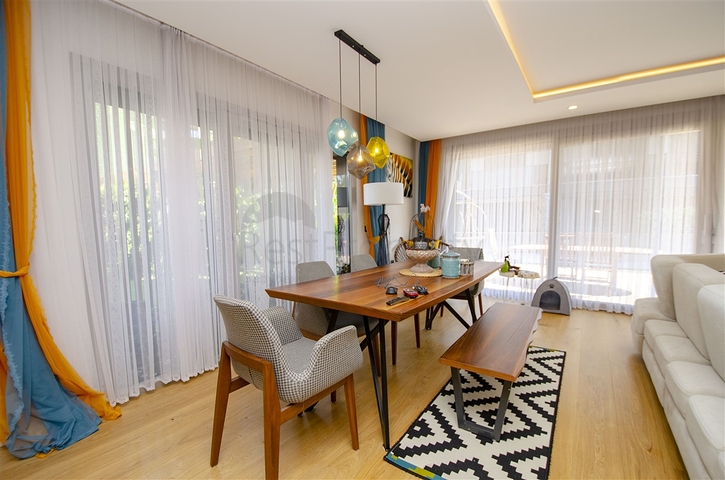 Вилла 6+1 с мебелью в районе Молла Юсуф Коньяалты 