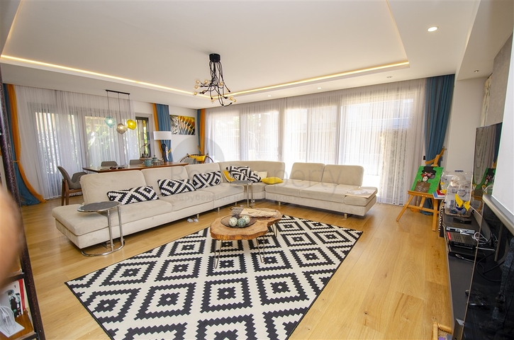 Вилла 6+1 с мебелью в районе Молла Юсуф Коньяалты 