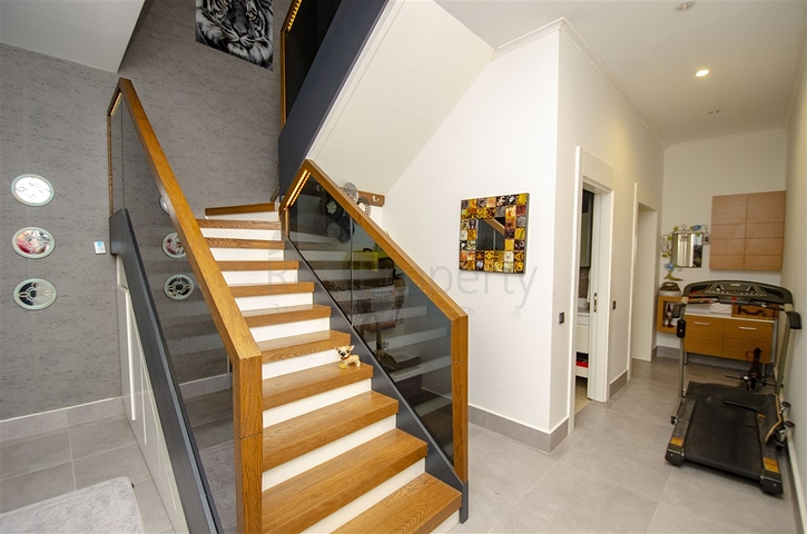 Вилла 6+1 с мебелью в районе Молла Юсуф Коньяалты 