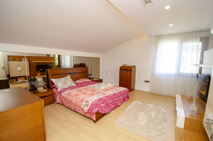 Вилла 6+1 с мебелью в районе Молла Юсуф Коньяалты 