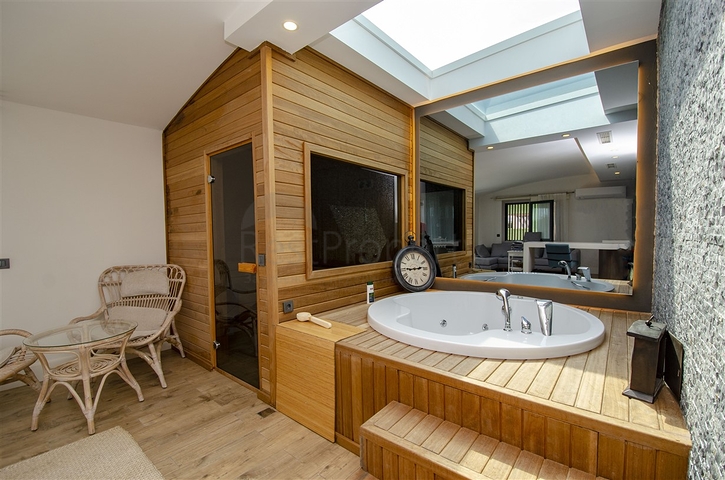 Вилла 6+1 с мебелью в районе Молла Юсуф Коньяалты 