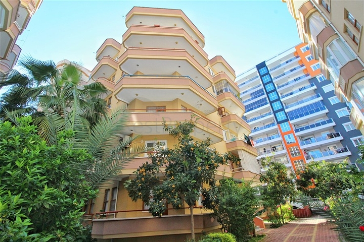 Квартира по низкой цене в комплексе с зеленым садом