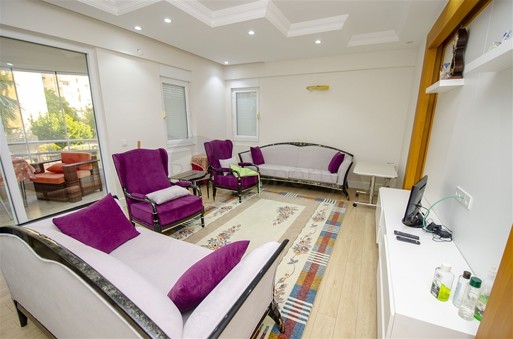 Квартира 2+1 в 150 м от пляжей Коньяалты в Анталии