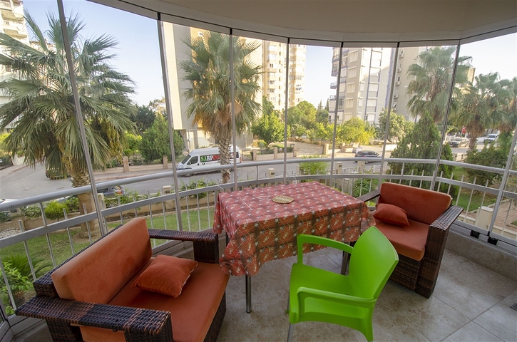 Квартира 2+1 в 150 м от пляжей Коньяалты в Анталии