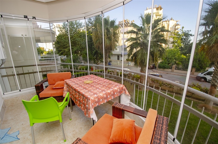 Квартира 2+1 в 150 м от пляжей Коньяалты в Анталии