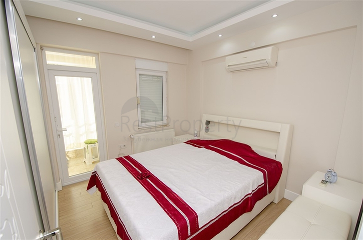 Квартира 2+1 в 150 м от пляжей Коньяалты в Анталии