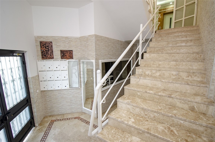 Квартира 2+1 в 150 м от пляжей Коньяалты в Анталии