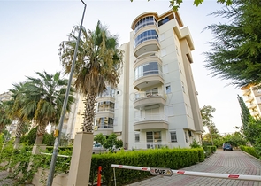 Квартира 2+1 в 150 м от пляжей Коньяалты в Анталии