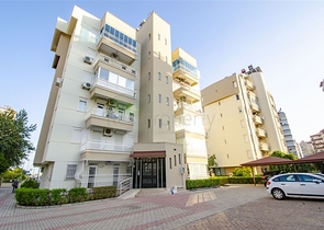 Квартира 2+1 в 150 м от пляжей Коньяалты в Анталии