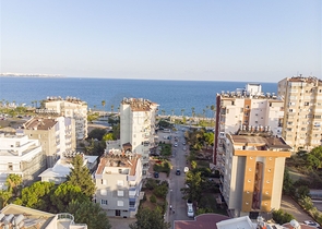 Квартира 2+1 в 150 м от пляжей Коньяалты в Анталии