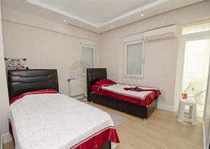 Квартира 2+1 в 150 м от пляжей Коньяалты в Анталии