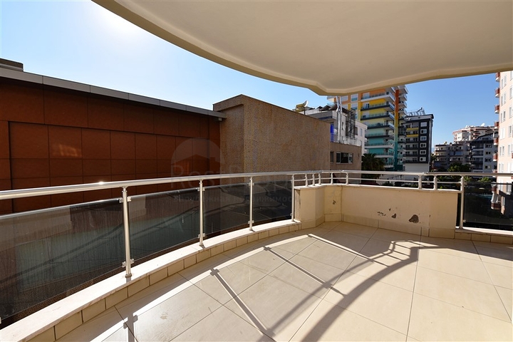 Просторная квартира в центре района Махмутлар