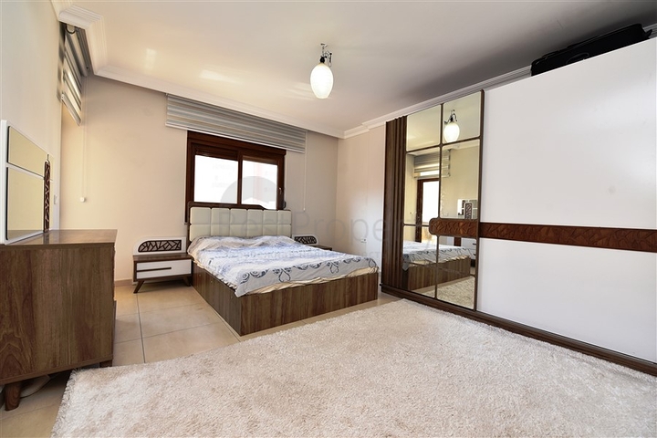 Просторная квартира в центре района Махмутлар