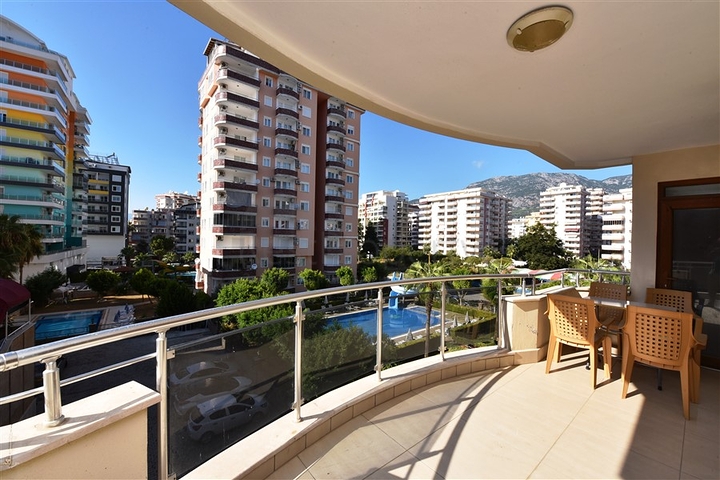 Просторная квартира в центре района Махмутлар