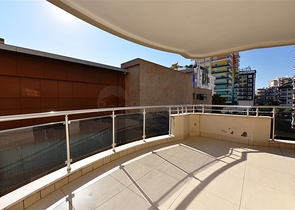 Просторная квартира в центре района Махмутлар