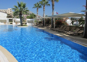 Вилла в комплексе в Конаклы