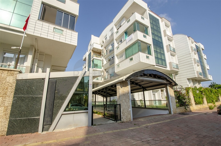 Просторная квартира 4+1 в районе Унжалы Коньяалты Анталья