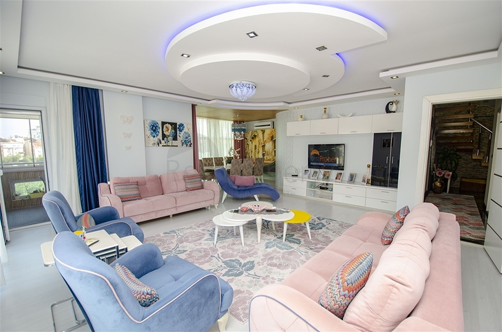 Просторная квартира 4+1 в районе Унжалы Коньяалты Анталья