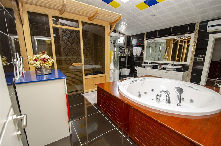 Просторная квартира 4+1 в районе Унжалы Коньяалты Анталья