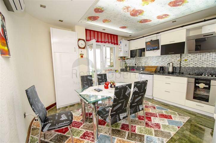 Просторная квартира 4+1 в районе Унжалы Коньяалты Анталья