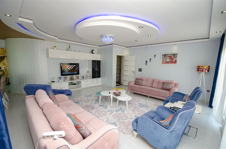 Просторная квартира 4+1 в районе Унжалы Коньяалты Анталья