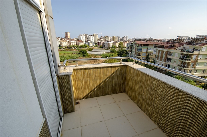 Просторная квартира 4+1 в районе Унжалы Коньяалты Анталья