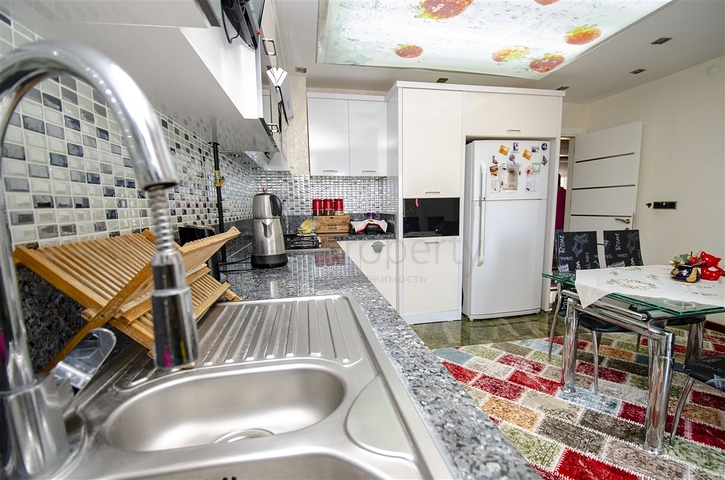 Просторная квартира 4+1 в районе Унжалы Коньяалты Анталья