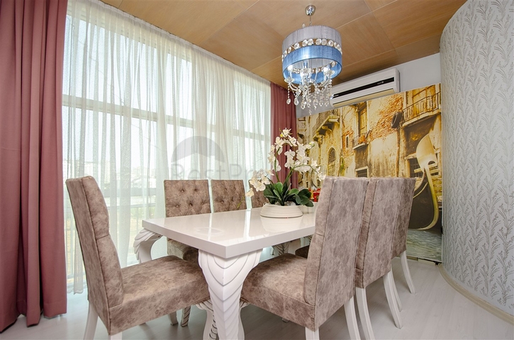 Просторная квартира 4+1 в районе Унжалы Коньяалты Анталья