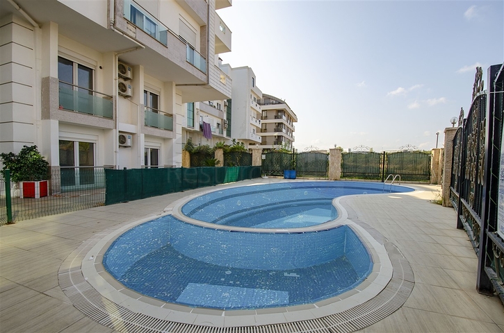 Просторная квартира 4+1 в районе Унжалы Коньяалты Анталья