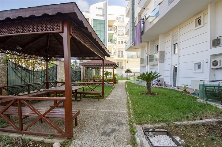 Просторная квартира 4+1 в районе Унжалы Коньяалты Анталья