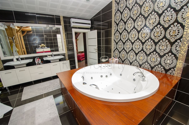 Просторная квартира 4+1 в районе Унжалы Коньяалты Анталья