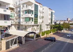 Просторная квартира 4+1 в районе Унжалы Коньяалты Анталья