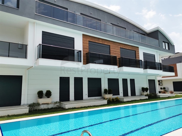 Пентхаус 2+1 с мебелью рядом с песчаными пляжами Лары 