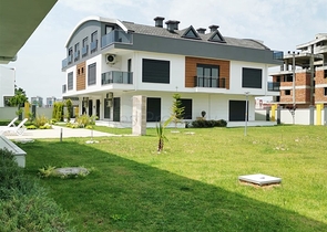 Пентхаус 2+1 с мебелью рядом с песчаными пляжами Лары 