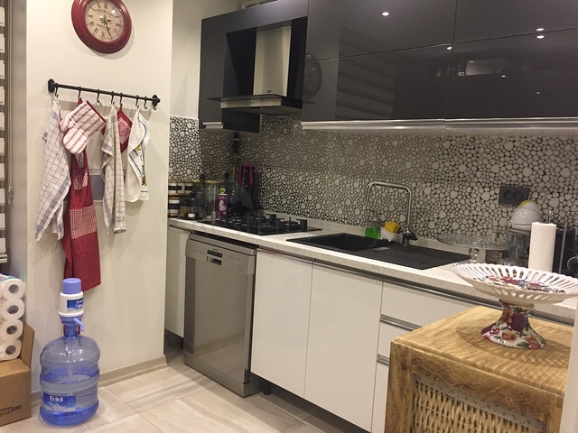 Продается трехкомнатная квартира в новом малоэтажном жилом комплексе